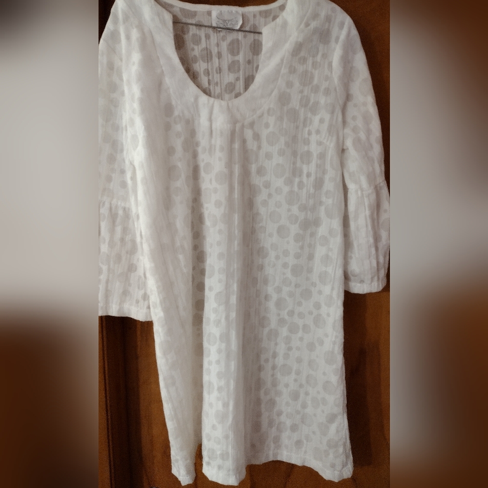 Cover Me Swim Suit Cover Up Tunic White Large with polka dots 21 x 34.5x 18.75